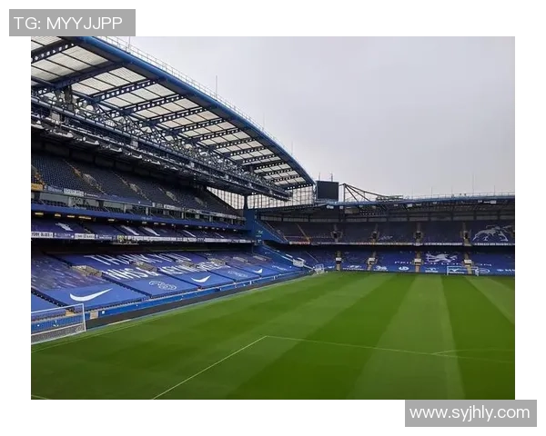 足球巨星背后的柔情岁月:从绿茵场到生活中的温暖力量 足球巨星背后的柔情岁月:从绿茵场到生活中的温暖力量