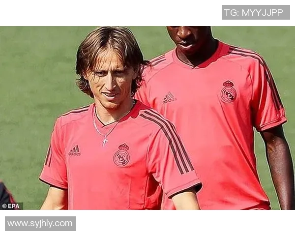 足球球星们的脱毛秘密 揭开他们光滑肌肤背后的故事 足球球星们的脱毛秘密 揭开他们光滑肌肤背后的故事